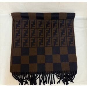 EUC- FENDI WOOL SCARF